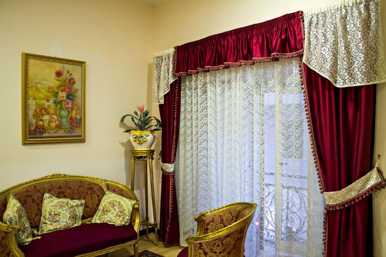 Mercury Home Room&Breakfast Наполи Екстериор снимка