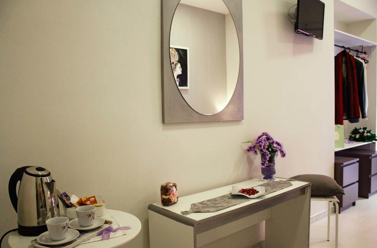 Mercury Home Room&Breakfast Наполи Екстериор снимка